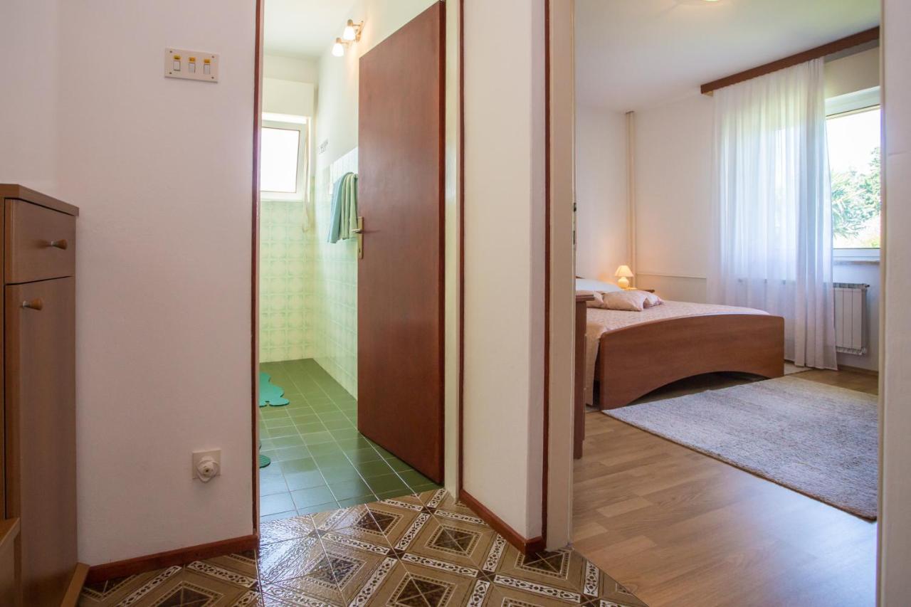 Garden View Apartment In Porec For 2 - 4 Persons 外观 照片